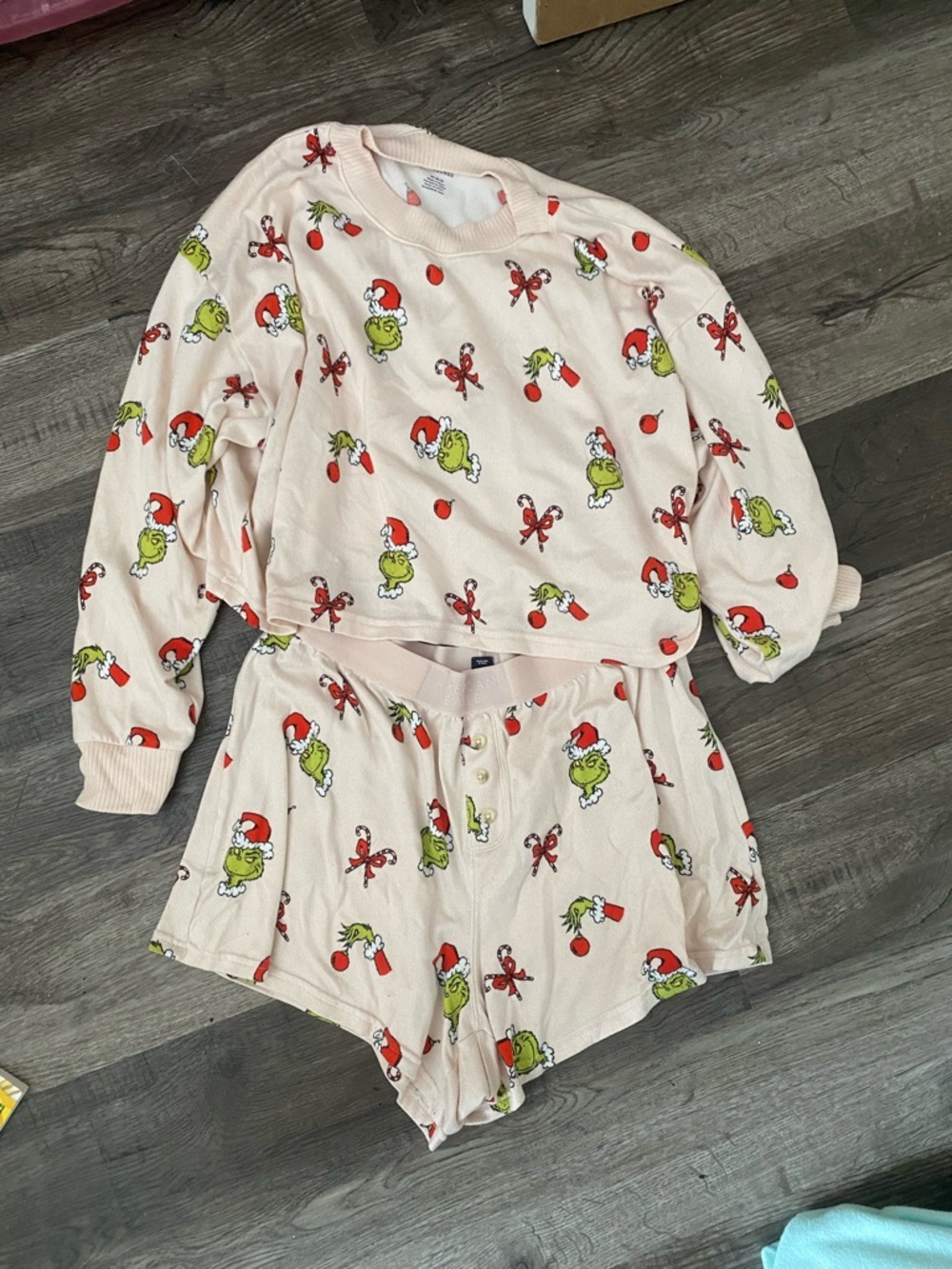 American Eagle Outfitters Pink Grinch Holiday Pajama Set